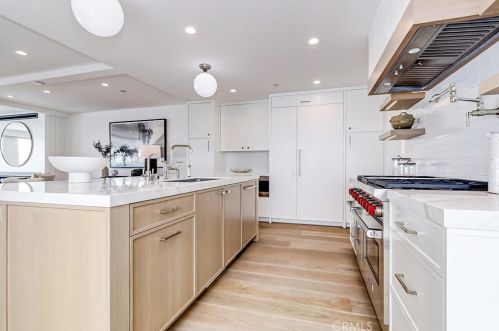 413 Bayview Dr, Manhattan Beach CA  90266-5717 exterior