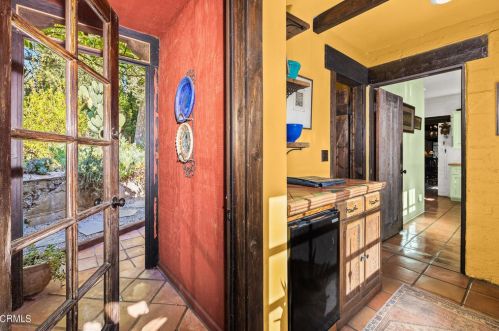 2919 Lake Ave, Altadena CA  91001-1621 exterior