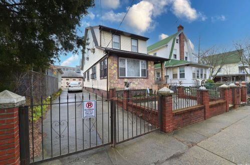 8638 162nd St, Jamaica, NY 11432-3448