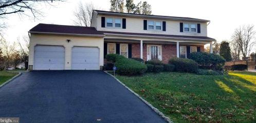 9 Brophy Dr, Trenton, NJ 08638-1231