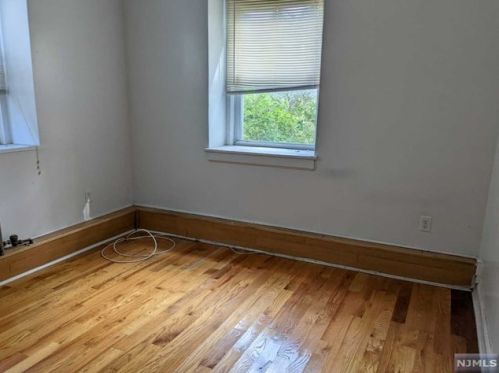 311 Queen Anne Rd, Teaneck NJ  07666-3258 exterior