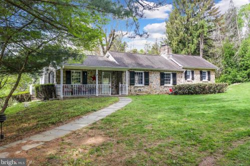 1080 Forest Ln, Glen Mills, PA 19342-9604