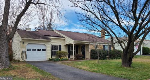 1706 Fantasia Cir, Herndon, VA 20170-2937
