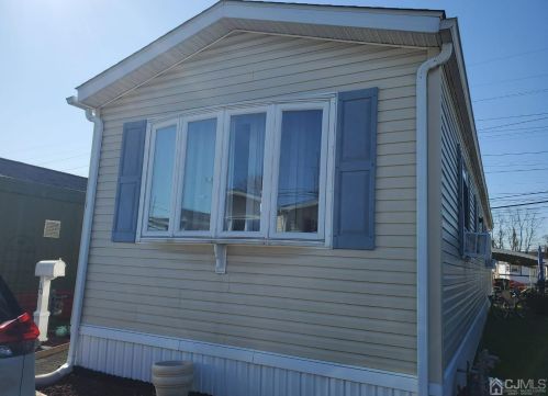 30 Coke Ave, Avenel NJ  07001-1913 exterior