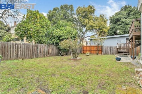 1231 Adeline St, Oakland CA 94607-2810 exterior