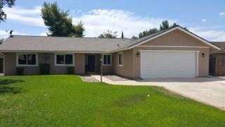 2132 Knowlwood Dr, Hanford, CA 93230-1558