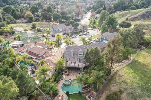 23032 Parkview Dr, Santa Clarita, CA 91321-3600