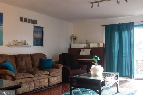 221 Vercelli Dr, Bear, DE 19701-2551