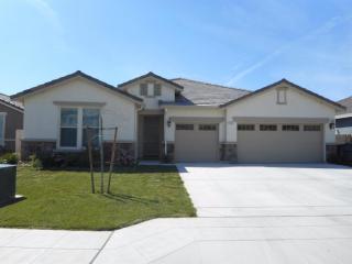 3037 Vahe Ave, Fresno, CA 93737-9291
