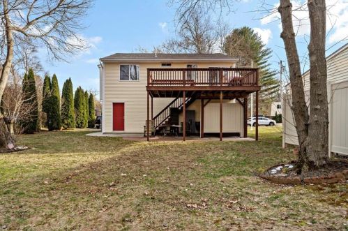 105 Nepaug Rd, South Kingstown RI  02882-2303 exterior