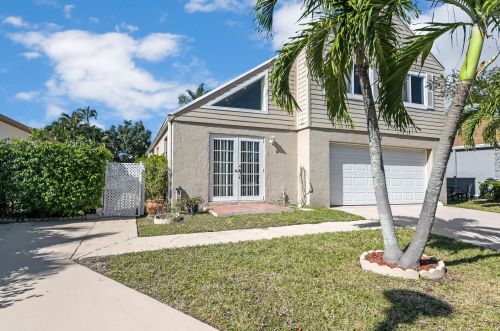 11 Caston Way, Boynton Beach, FL 33426-7607