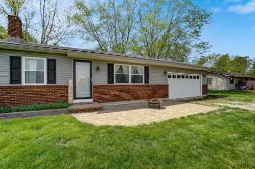 3063 Seaman Rd, Darbydale, OH 43123-8821