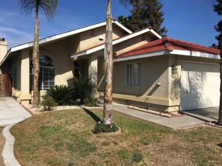 3522 Stewart Ct, Visalia CA  93292-7414 exterior