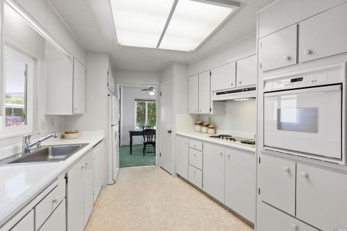 40 Westgate Cir, Santa Rosa CA  95401-9014 exterior