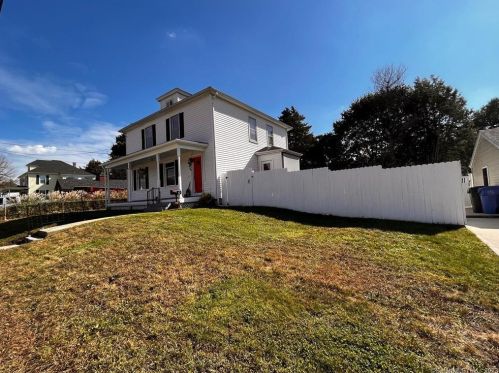 42 Elm St, Norwich CT  06351-2316 exterior