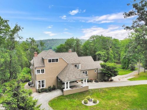 98 Ryefield Rd, Middletown CT  06457-5700 exterior