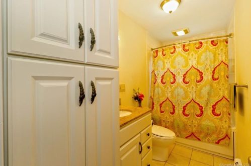 2 Behrle Dr, Ansonia CT  06401-2024 exterior