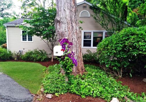 57 Crest Rd, Ridgefield, CT 06877-2114