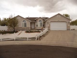 5379 Serena Cir, Salt Lake City UT  84120-7917 exterior