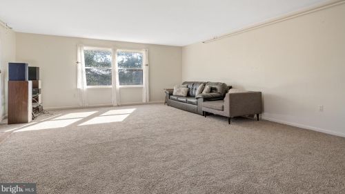 130 Delp Rd, Lancaster PA  17601-3906 exterior