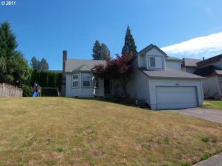 740 Greenway Dr, Damascus, OR 97080