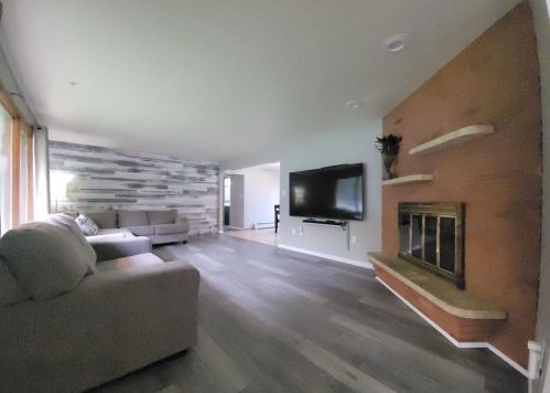 2593 Appian Way, Green Bay, WI 54302-4907