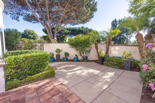 5212 Renaissance Ave, San Diego, CA 92122-5602