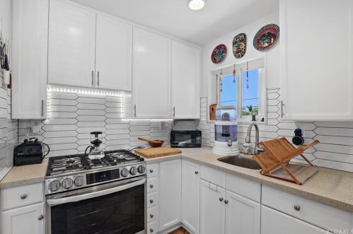 621 Horne St, Oceanside CA  92054-2418 exterior