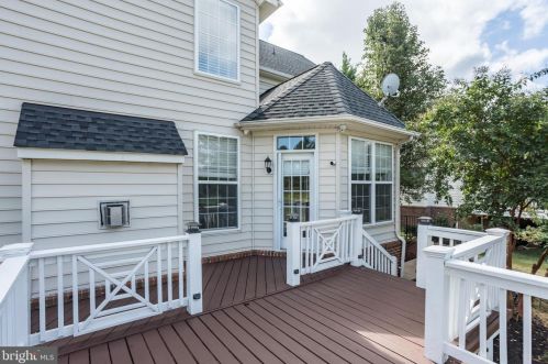 5800 Serengeti Ct, Haymarket VA  20169-3200 exterior