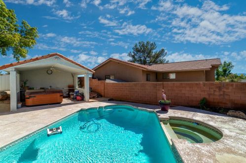 1476 Geronimo Rd, Saint George UT  84790-7718 exterior