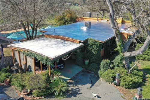 25245 2nd Ave, Los Molinos, CA 96055-9671