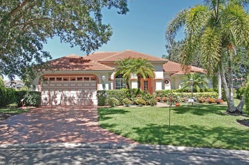 4220 Mourning Dove Dr, Naples, FL 34119-8867