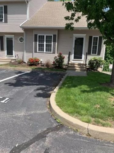 171 Briar Ln, Norwich, CT 06360-7429