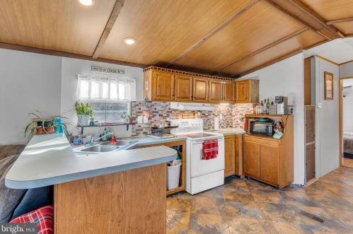 37 Thompson Creek Dr, Lees Cross Roads, PA 17257-9452