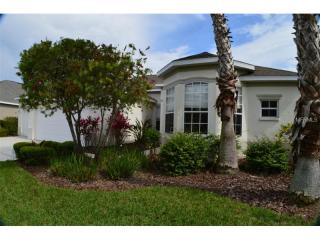 7715 Castleisland Dr, Sarasota, FL 34240-7903