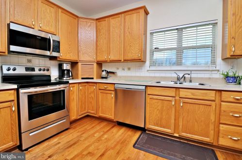 123 Posting Way, Charles Town WV  25414-9327 exterior