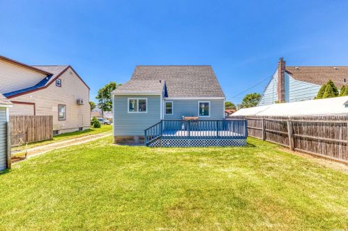 2381 Yorktown St, Rockville Centre NY  11572-1717 exterior