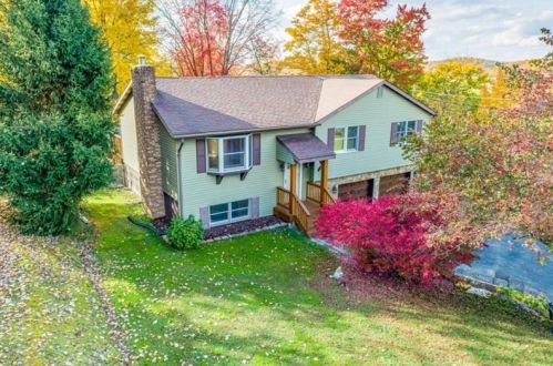 4418 Ellwood Rd, New Castle, PA 16101-6706