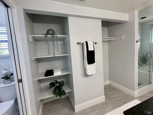 2647 Lago Oaks Dr, Santa Rosa CA  95405-9100 exterior