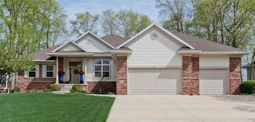 490 Brougham Rd, Robins IA  52328-9505 exterior