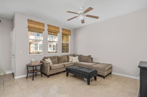 28475 Herrera St, Santa Clarita, CA 91354-3059