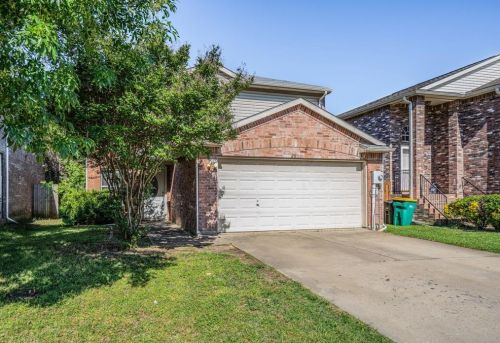 2032 Peregrine Ct, Lewisville TX  75077-1758 exterior