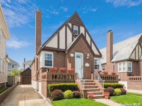 537 Beach 130th St, Far Rockaway, NY 11694-1530