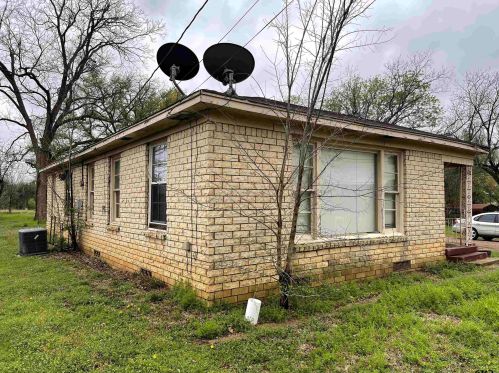 242 Main St, Van, TX 75790-3356