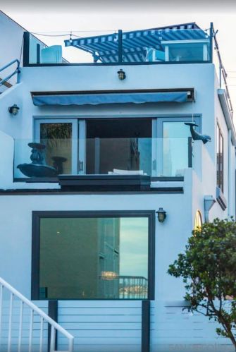 3845 Bayside Ln, San Diego, CA 92109-7046