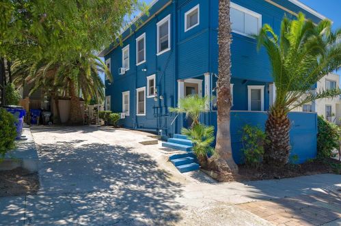 2129 B St, San Diego CA 92102-1848 exterior