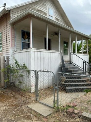 392 Park St, Gridley, CA 95948-2942