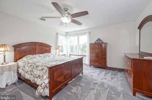 5 Stonegate Ct, Blenheim NJ  08012-5356 exterior