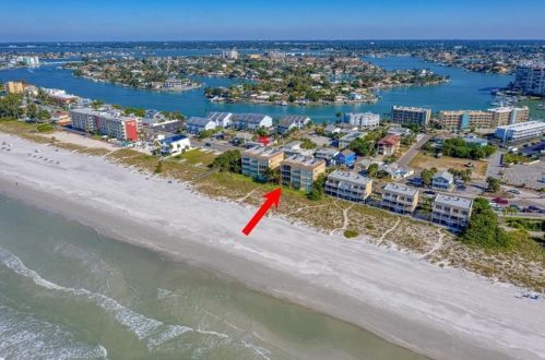 9872 Gulf Blvd, Saint Petersburg, FL 33706-3214