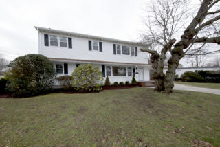 98 Shore Rd, Amityville NY  11701-4233 exterior